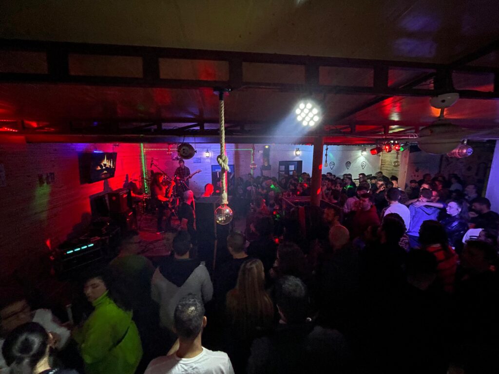 La Mejor Noche de Ocio en La Solana: ¡Descubre Resto Social Club! - Resto  Social Club